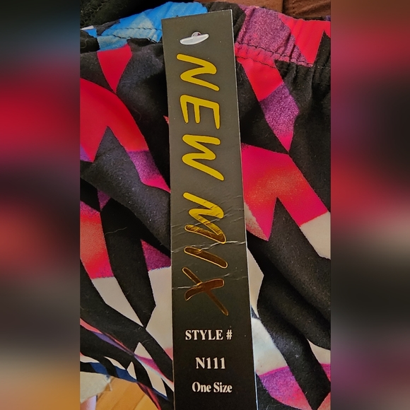 New Mix Leggings - One Size-Multi Color design - Polyester / Spandex Blend NWT - Picture 3 of 3